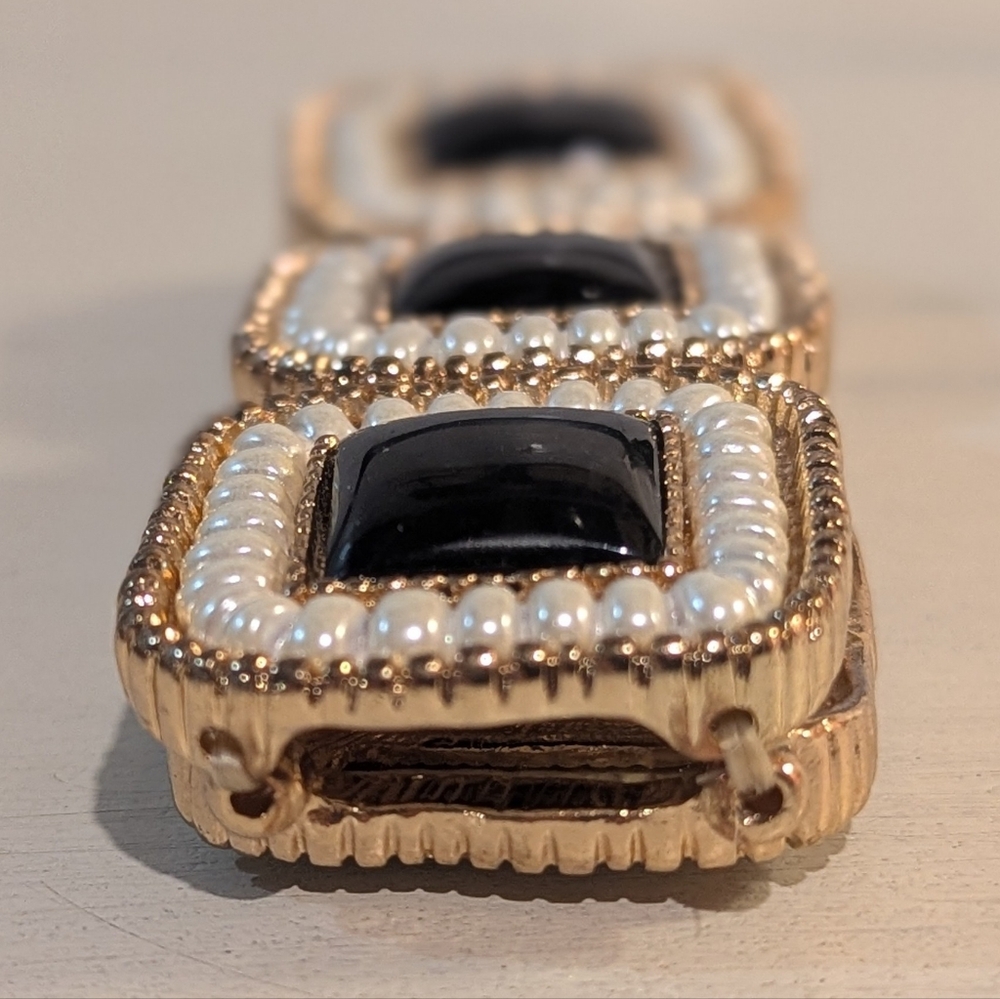 Vintage 1980s Goldtone, Black Onyx & Faux White Pearl Stretch Bracelet Bangle